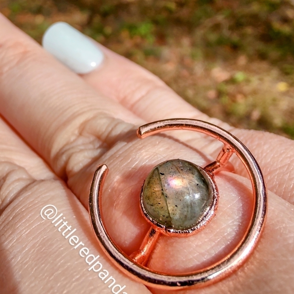 Labradorite halo rose gold ring - Picture 2 of 6